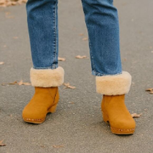 Anthropologie Penelope Chilvers SZ 39/8 Shearling-Cuffed Clog Boots Honey - Picture 1 of 9
